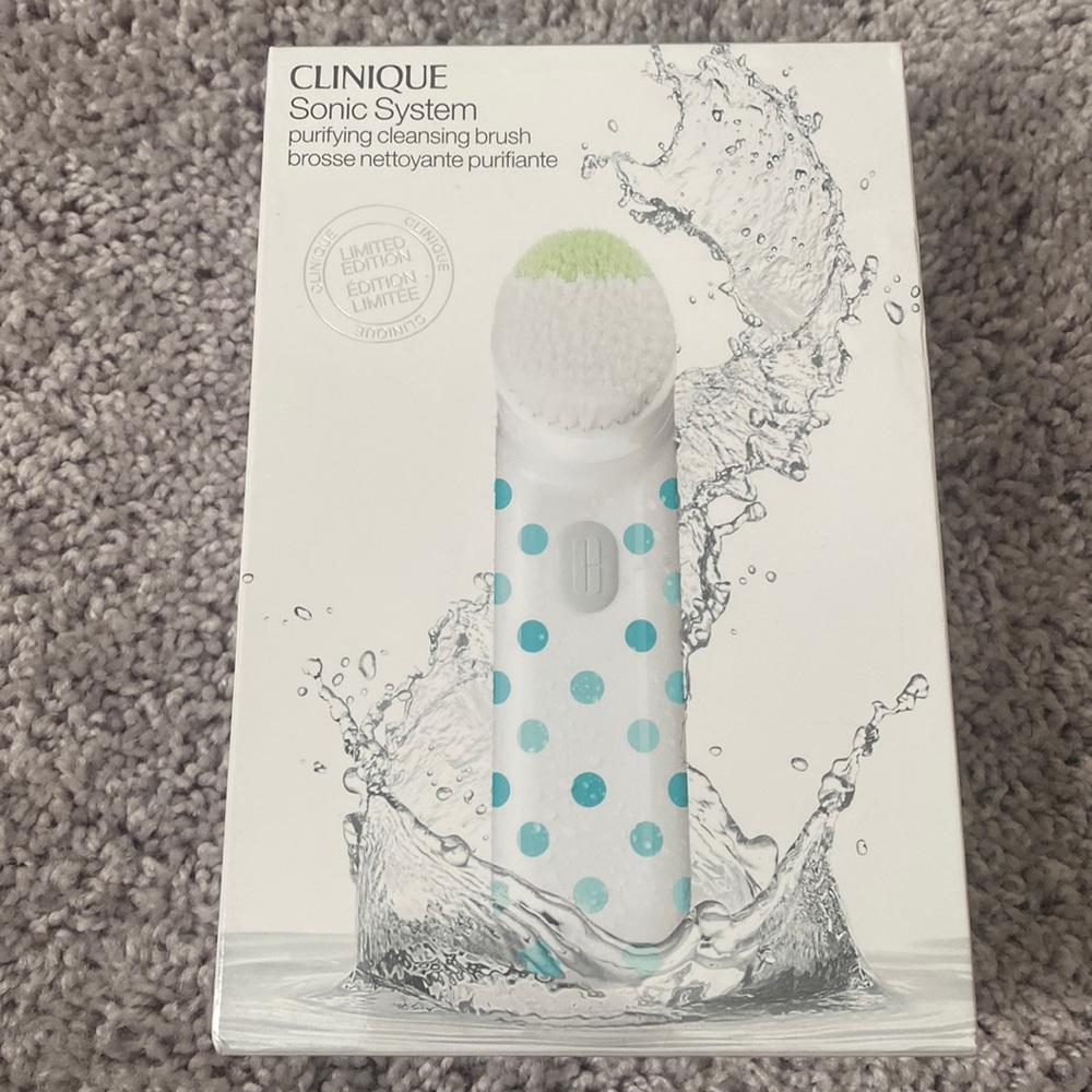 Clinique Sonic System purifying cleansing brush